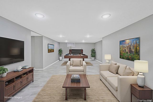 1316 6th Street, West Babylon, NY 11704