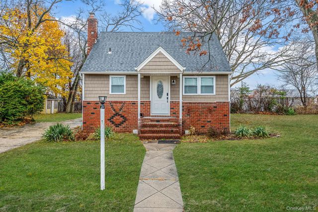 1316 6th Street, West Babylon, NY 11704