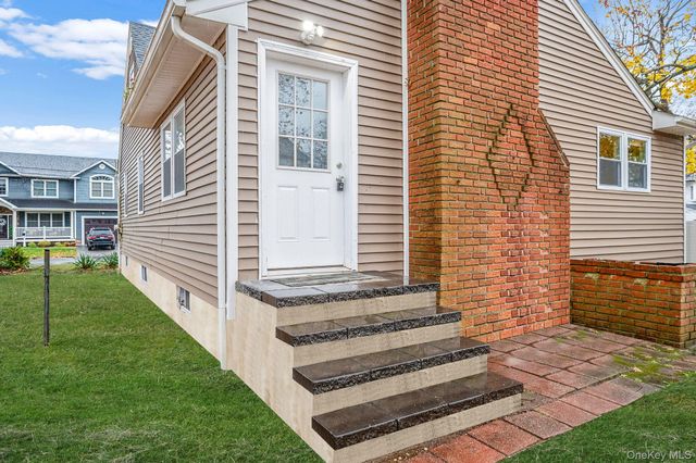 1316 6th Street, West Babylon, NY 11704