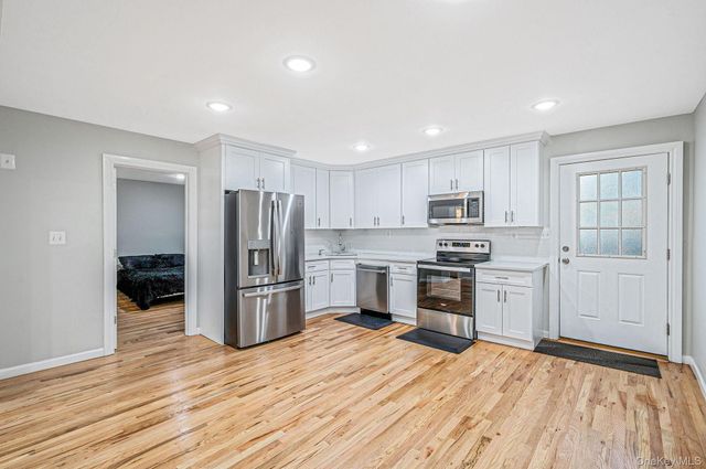 1316 6th Street, West Babylon, NY 11704