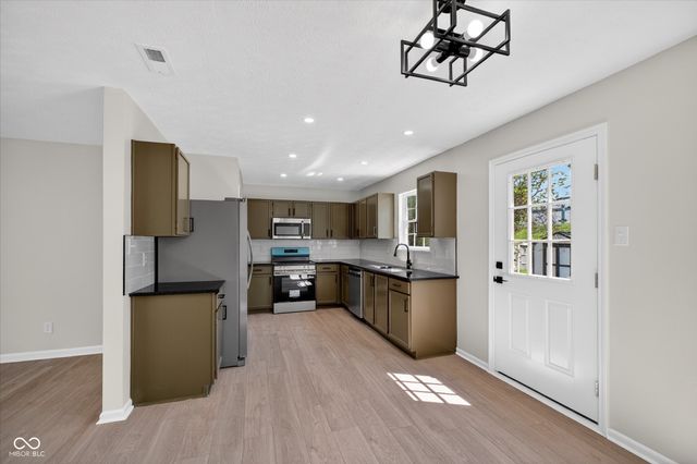 2145 Shadowbrook Drive, Plainfield, IN 46168