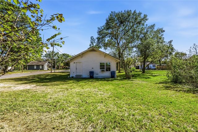 1117 Sycamore Street, Navasota, TX 77868