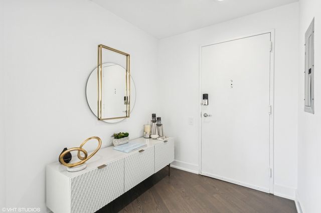 510 W Erie Street 1701, Chicago, IL 60654