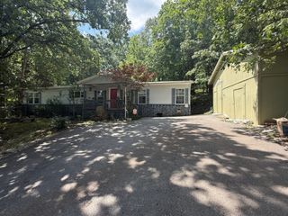 17 Venus Avenue, Holiday Island, AR 72631