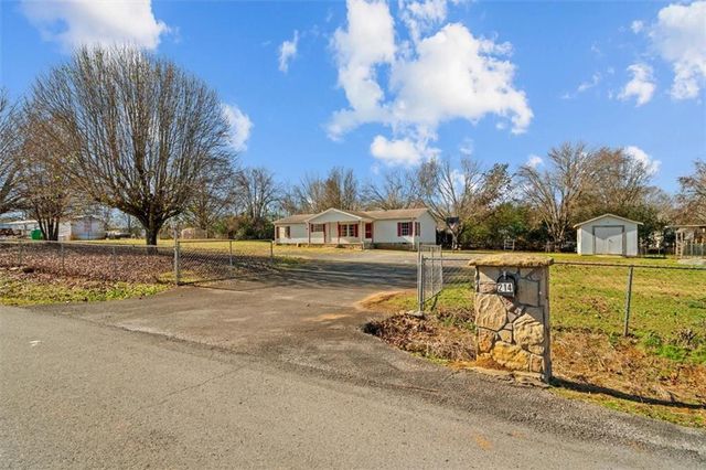 214 Nassau Circle, Chatsworth, GA 30705