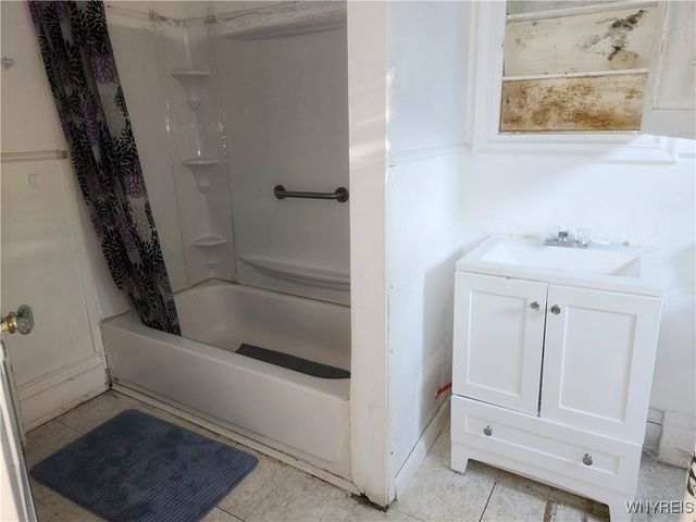 143 South Transit Street, Lockport City, NY 14094