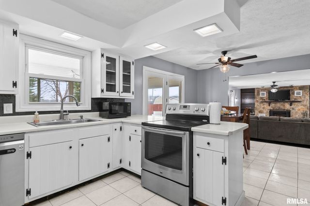 3226 Brunk Drive, Springfield, IL 62712