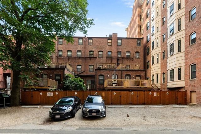 45 Saint Botolph Street 204, Boston, MA 02116