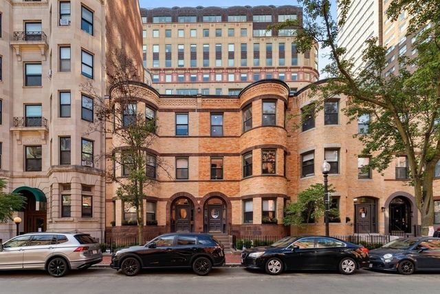 45 Saint Botolph Street 204, Boston, MA 02116