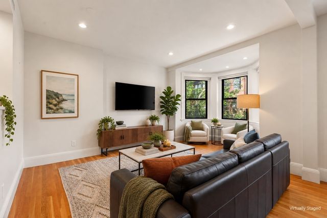 45 Saint Botolph Street 204, Boston, MA 02116