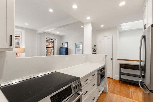 45 Saint Botolph Street 204, Boston, MA 02116