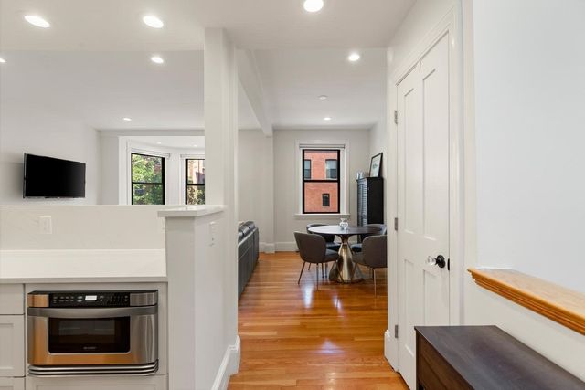 45 Saint Botolph Street 204, Boston, MA 02116