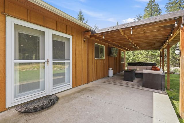 36112 N Pike Rd, Deer Park, WA 99006
