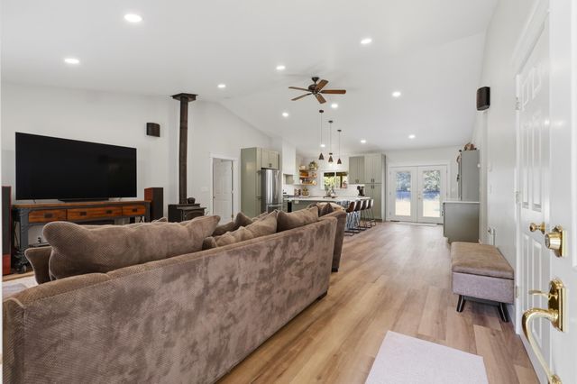 36112 N Pike Rd, Deer Park, WA 99006