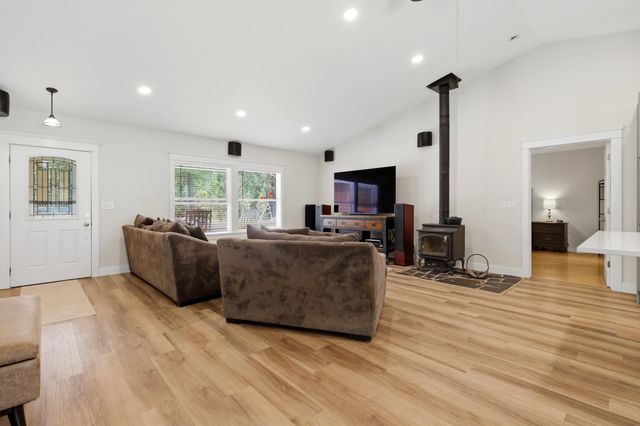 36112 N Pike Rd, Deer Park, WA 99006