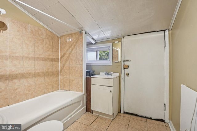 1527 EARL ST, Philadelphia, PA 19125