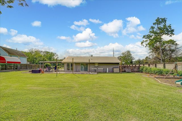 3205 Cemetery Road, Santa Fe, TX 77517