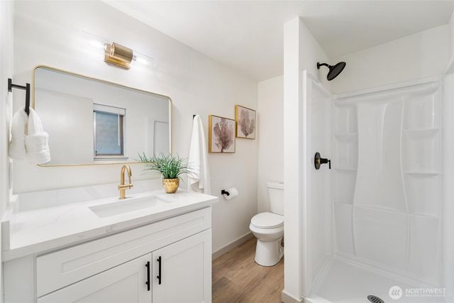 6714 Husky Way SE, Lacey, WA 98503