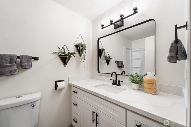 6714 Husky Way SE, Lacey, WA 98503