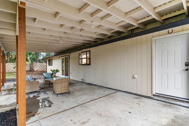 6714 Husky Way SE, Lacey, WA 98503