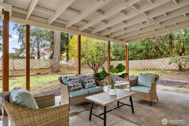 6714 Husky Way SE, Lacey, WA 98503