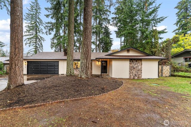 6714 Husky Way SE, Lacey, WA 98503