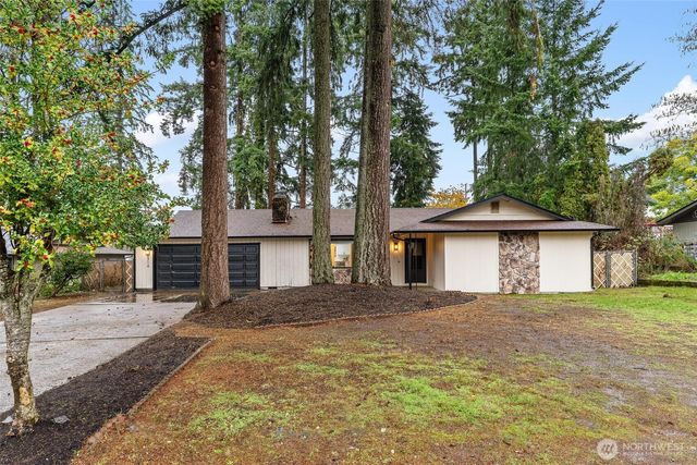 6714 Husky Way SE, Lacey, WA 98503