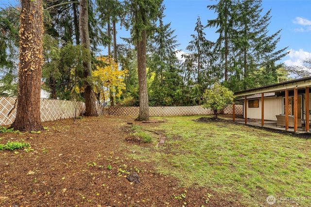 6714 Husky Way SE, Lacey, WA 98503