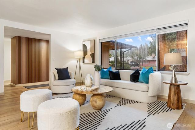 6714 Husky Way SE, Lacey, WA 98503