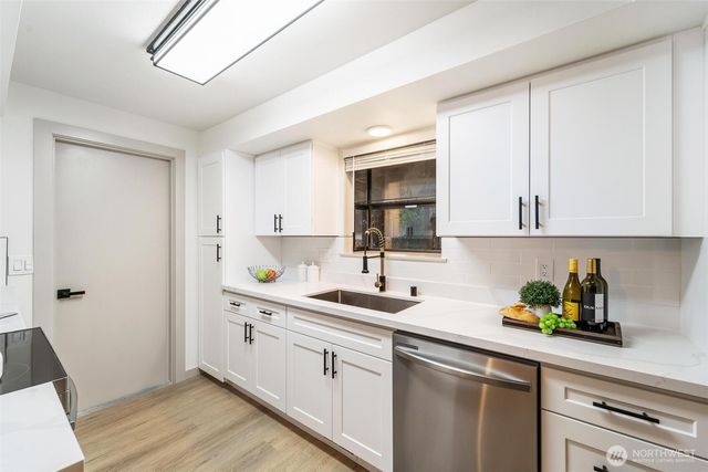 6714 Husky Way SE, Lacey, WA 98503