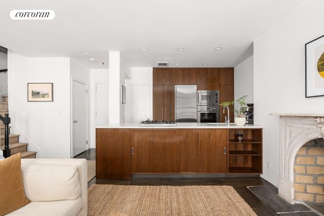 434 W 23RD Street E, New York City, NY 10011