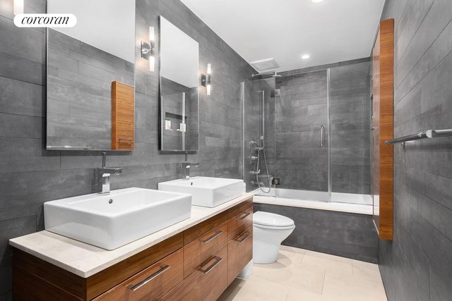 434 W 23RD Street E, New York City, NY 10011