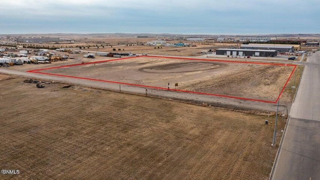 3102 Morrison Avenue, Bismarck, ND 58504 photo 2