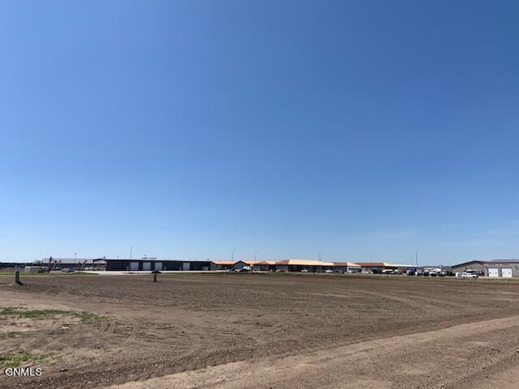 3102 Morrison Avenue, Bismarck, ND 58504 photo 8