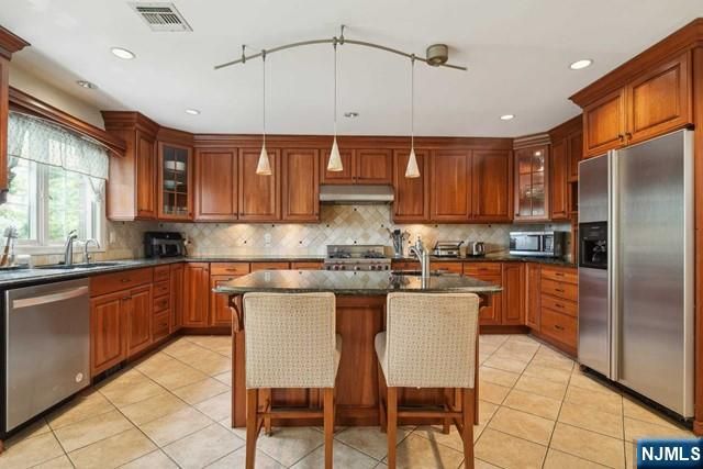 75 Myrtle Avenue 1, Edgewater, NJ 07020