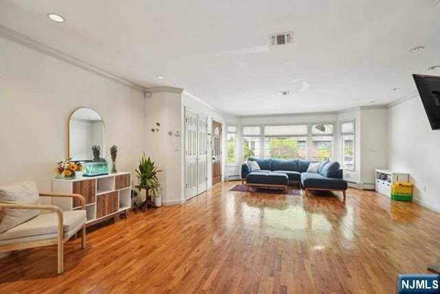75 Myrtle Avenue 1, Edgewater, NJ 07020