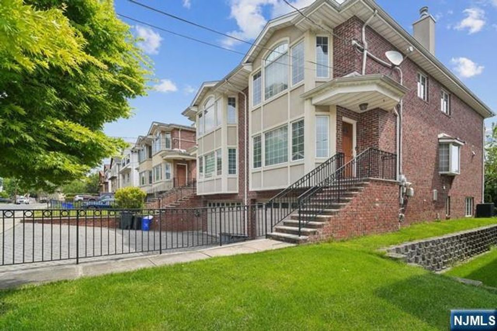 75 Myrtle Avenue 1, Edgewater, NJ 07020