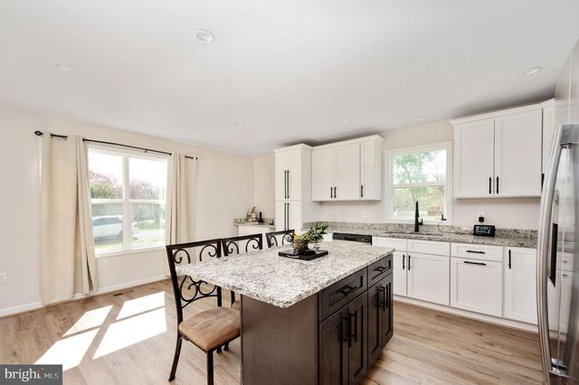 669 LAKEVIEW DR, Colonial Beach, VA 22443