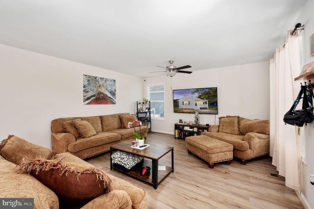 669 LAKEVIEW DR, Colonial Beach, VA 22443