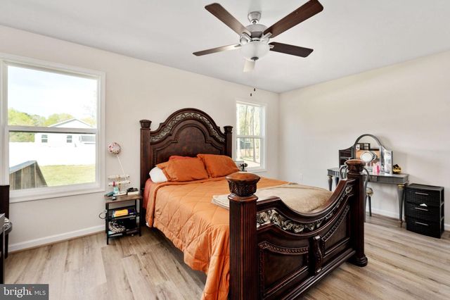 669 LAKEVIEW DR, Colonial Beach, VA 22443