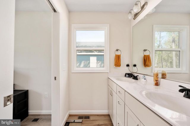 669 LAKEVIEW DR, Colonial Beach, VA 22443