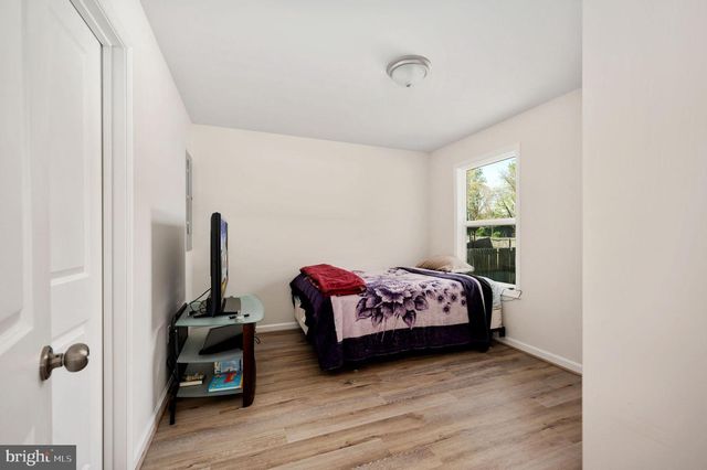 669 LAKEVIEW DR, Colonial Beach, VA 22443