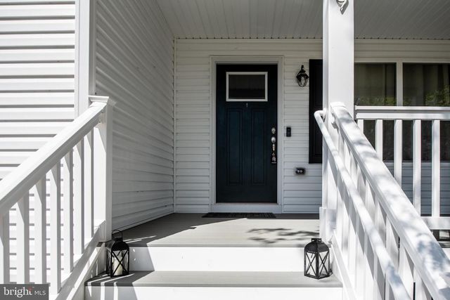 669 LAKEVIEW DR, Colonial Beach, VA 22443