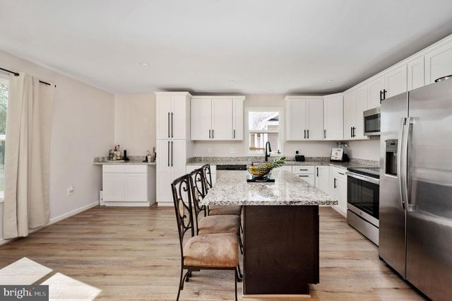 669 LAKEVIEW DR, Colonial Beach, VA 22443