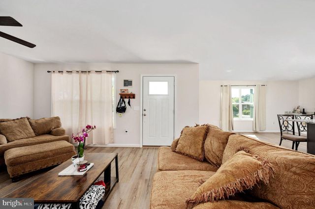 669 LAKEVIEW DR, Colonial Beach, VA 22443