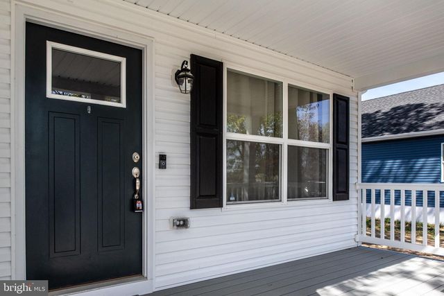 669 LAKEVIEW DR, Colonial Beach, VA 22443