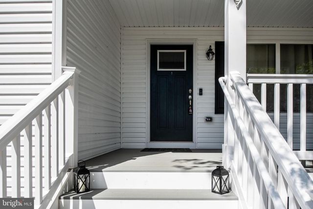 669 LAKEVIEW DR, Colonial Beach, VA 22443