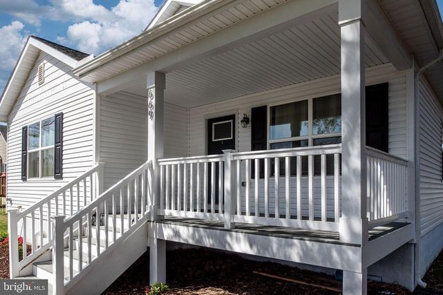 669 LAKEVIEW DR, Colonial Beach, VA 22443