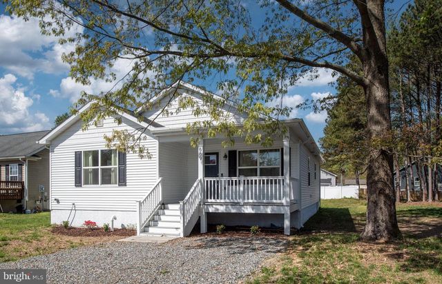 669 LAKEVIEW DR, Colonial Beach, VA 22443