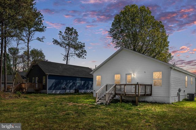 669 LAKEVIEW DR, Colonial Beach, VA 22443